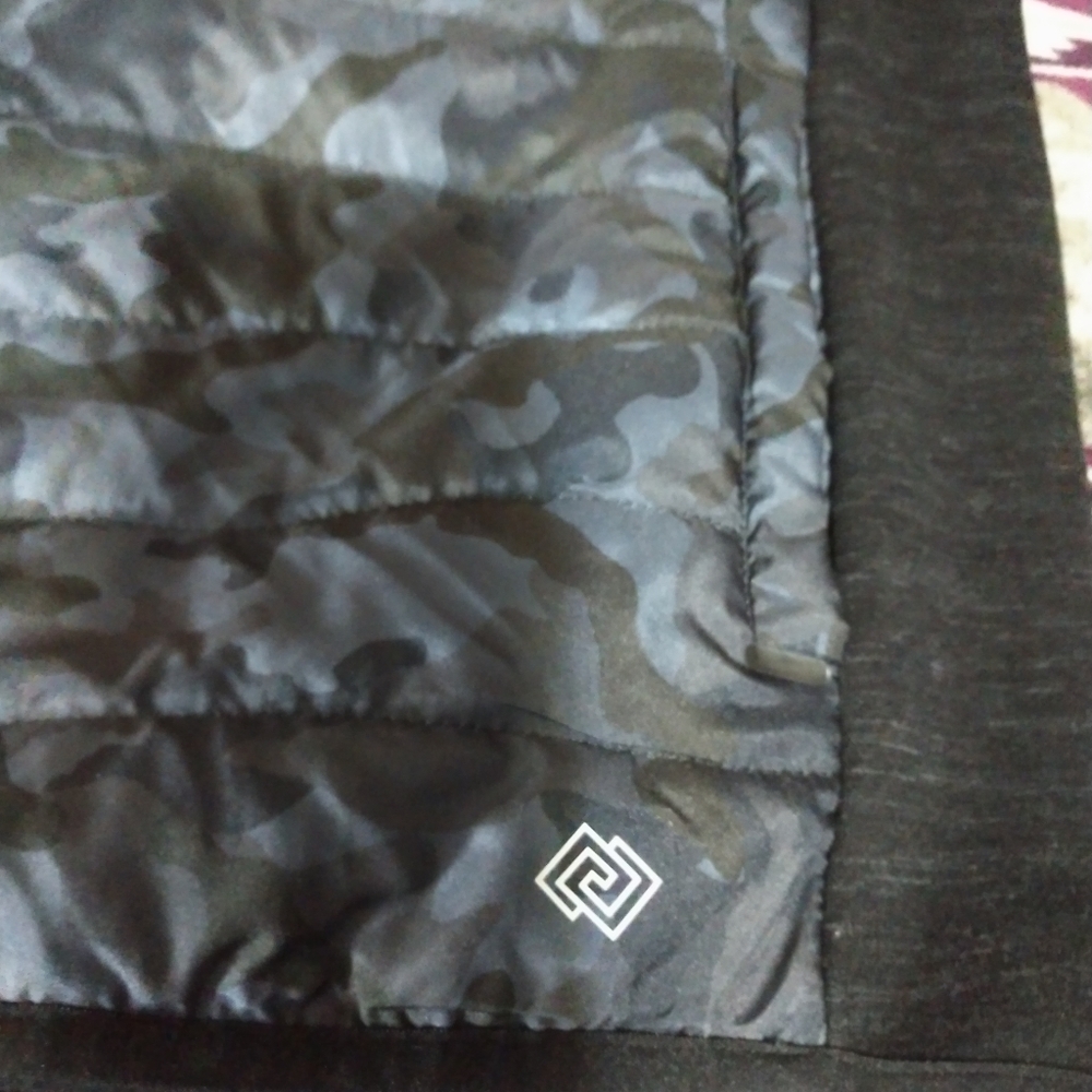 Vest - Picture 3 of 5
